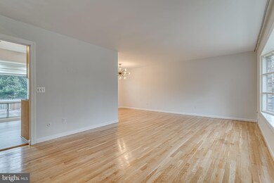 4223 San Juan Dr, Fairfax, VA 22030 - photo 2