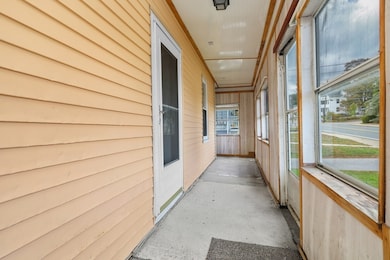 625 Gaskill St, Blackstone, MA 01504 - photo 2