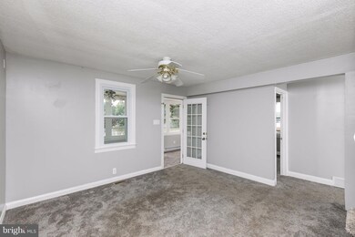 1250 Hillside Rd, Pasadena, MD 21122 - photo 6