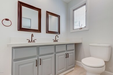 2122 E Concorda Dr-13