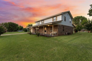 318 S Adams St, Pocasset, OK 73079 - photo 2