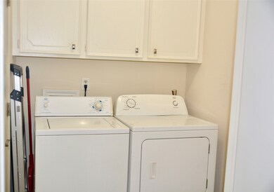 7015 Oak Bough Dr, Houston, TX 77088 - photo 6