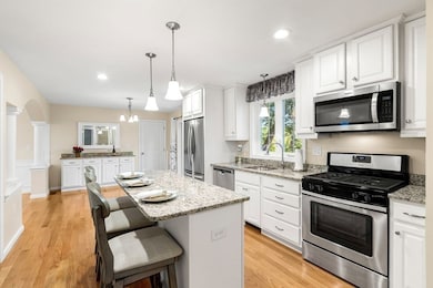 79 Bridle Rd, Billerica, MA 01821 - photo 3