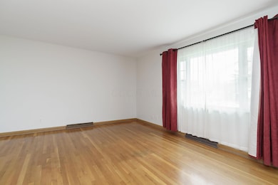 724 Drummond Ct, Columbus, OH 43214 - photo 4