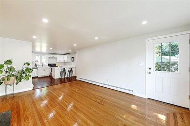 126 Scenic Dr, Cranston, RI 02920 - photo 5