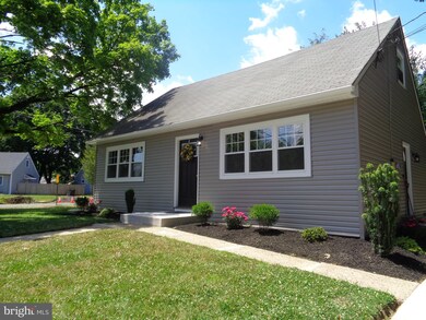 220 Woodpecker Ln, Mount Holly, NJ 08060 - photo 2
