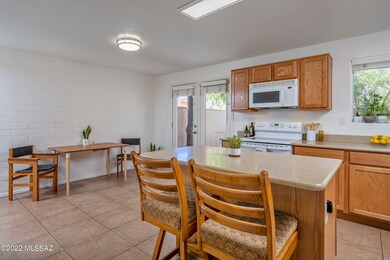 Open, Spacious Kitchen