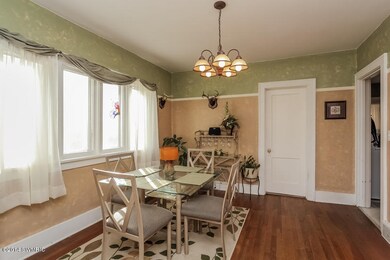 008-Dining_Room-1304437-mls