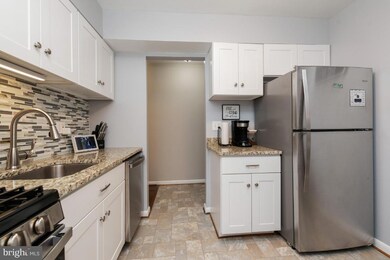 5921 Tamar Dr, Columbia, MD 21045 - photo 6