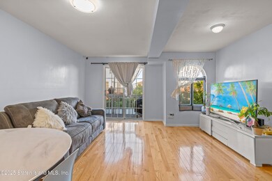 35 Country Dr N unit A, Staten Island, NY 10314 - photo 3