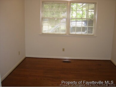 555 Lennox Dr, Fayetteville, NC 28303 - photo 7