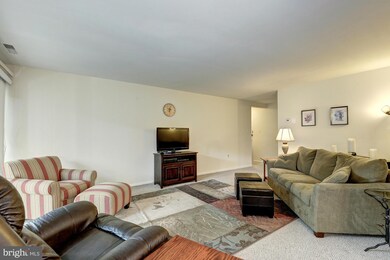 33 Canterbury Square unit 101, Alexandria, VA 22304 - photo 4