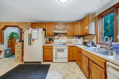 107 Rockingham Rd unit A, Londonderry, NH 03053 - photo 5