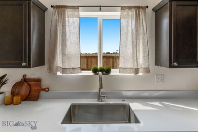 Model home pictured-quartz option pictured