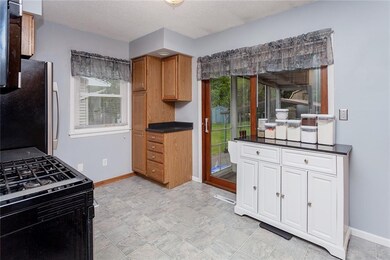 1105 Evans St, Des Moines, IA 50315 - photo 7