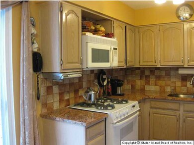 35 Croft Ct, Staten Island, NY 10306 - photo 5