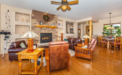 006_Living Room