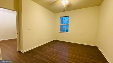 12917 Centre Park Cir unit 112, Herndon, VA 20171 - photo 6
