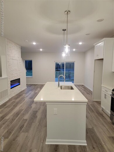 4813 Parkside Ln, Troy, MI 48383 - photo 3