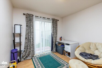 04-Family Room 20210817-DW-5636