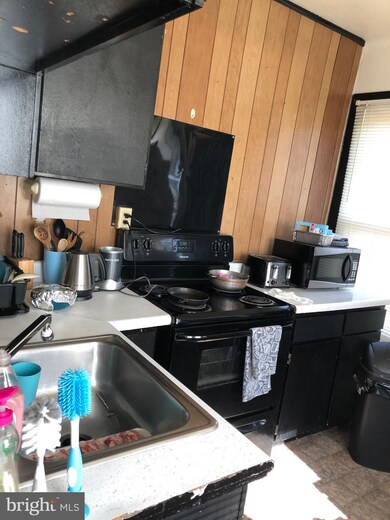 413 N 11th St, Reading, PA 19604 - photo 7