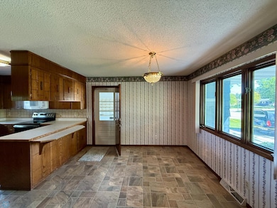 1614 27th Ave S, Moorhead, MN 56560 - photo 5