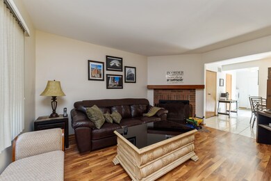 584 Le Parc Cir unit 235, Buffalo Grove, IL 60089 - photo 5