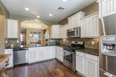 7) KITCHEN