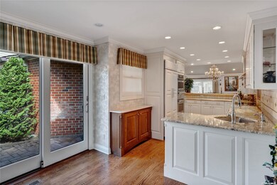 202 Hummingbird Rd, Manhasset, NY 11030 - photo 6