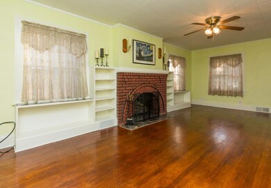 1147 39th St, Des Moines, IA 50311 - photo 2