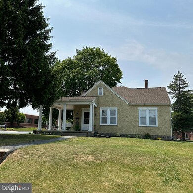 672 Wayne Ave, Chambersburg, PA 17201 - photo 2