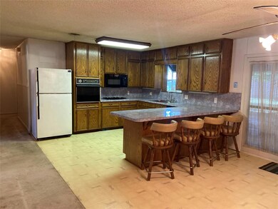 1712 Merrywood Way, Gainesville, TX 76240 - photo 6