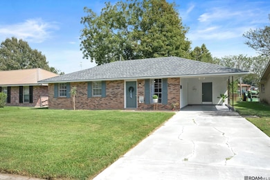 332 Gladiolus St, Port Allen, LA 70767 - photo 2