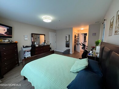 402 Wedgewood Cir, Belford, NJ 07718 - photo 6