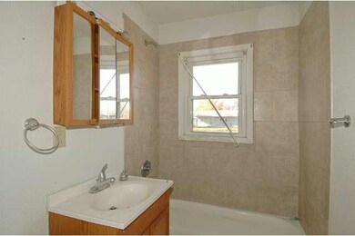 2619 E 24th St, Des Moines, IA 50317 - photo 7