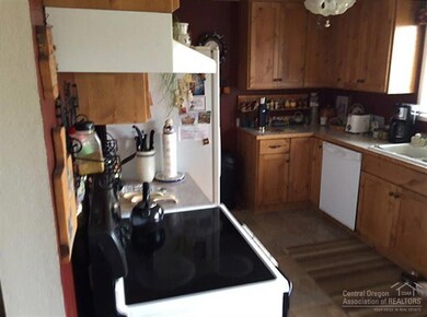 22820 Longhorn Ct, Bend, OR 97701 - photo 4