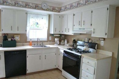 73 Appletree Ln, Sewell, NJ 08080 - photo 5