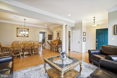25806 Kirkwood Square, Chantilly, VA 20152 - photo 5