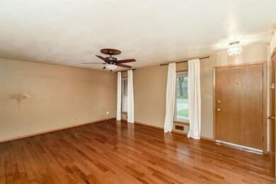 5216 Bond St, Shawnee, KS 66203 - photo 4