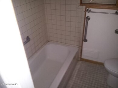 1064 Drexel Dr NE, Grand Rapids, MI 49505 - photo 4