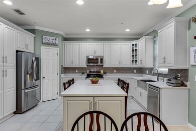 Eat-in Kitchen.