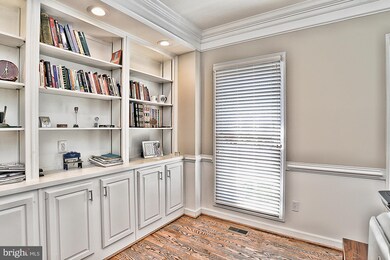 8525 Oak Pointe Way, Fairfax Station, VA 22039 - photo 7