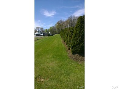 2703 Schoeneck Rd, Macungie, PA 18062 - photo 6