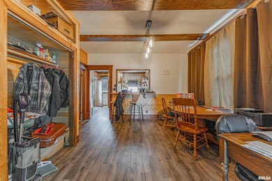 1031 Broadway St, Lincoln, IL 62656 - photo 6