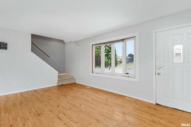 2413 W 60th St, Davenport, IA 52806 - photo 4