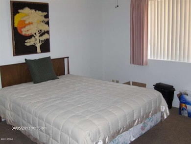 949 S RESEDA 2 BED ROOM192