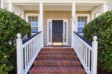 LOVELY ENTRY