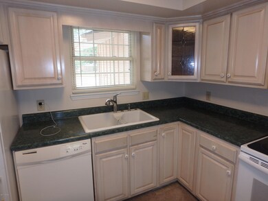 400 Estate Dr, Jacksonville, NC 28540 - photo 5