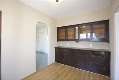 Butlers Pantry in Breakfast Nook
