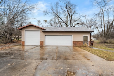 646 Marie Ave, Battle Creek, MI 49037 - photo 3